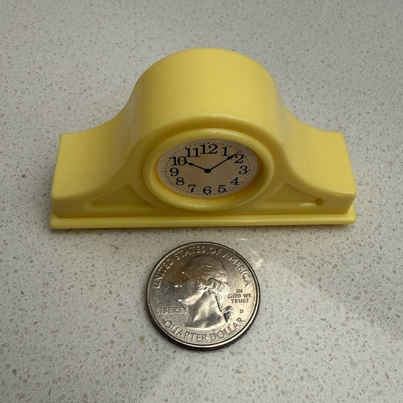 Vintage Playskool Victorian Dollhouse Yellow Mantel Clock 1990s - Picture 7 of 7